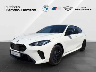 Gebraucht BMW M135 Shadowline 300 PS (220 kW) 2025 Alpinweiß uni Kleinwagen
