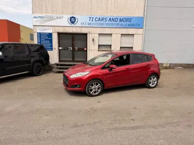 Gebraucht Ford Fiesta Celebration 101 PS (74 kW) 2016 Rot Kleinwagen