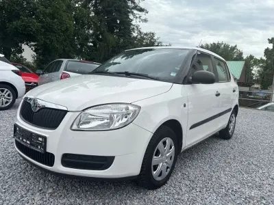 Gebraucht Skoda Fabia Classic 60 PS (44 kW) 2010 Weiß Limousine