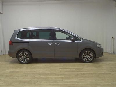 Grau Gebraucht 2017 VW Sharan Sound Van / Kleinbus | 12.450 € (Fairer Preis)