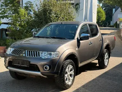 Gebraucht Mitsubishi L200 Intense 178 PS (130 kW) 2011 Schwarz Pickup