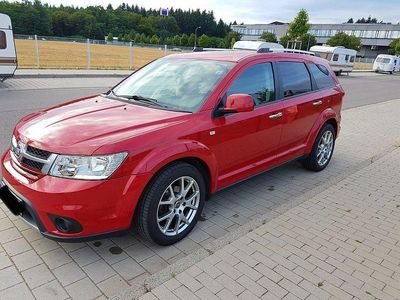 Rot Gebraucht 2012 Fiat Freemont Lounge SUV | 6.999 € (Fairer Preis)