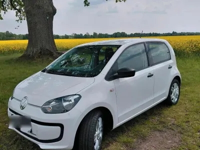 Używany VW up! 60 KM (44 kW) 2014 Biały Hatchback