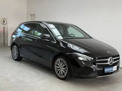 Gebraucht Mercedes B180 136 PS (100 kW) 2021 Schwarz Kleinwagen