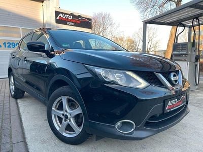 Schwarz Gebraucht 2015 Nissan Qashqai Acenta SUV | 10.890 € (Fairer Preis)