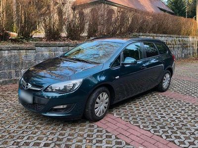Gebraucht Opel Astra 110 PS (80 kW) 2014 Grün Kombi