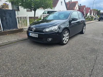 Gebraucht VW Golf VI Comfortline 105 PS (77 kW) 2011 Schwarz Kleinwagen