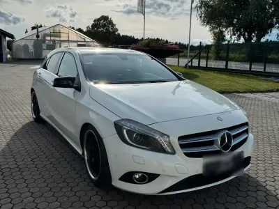 Gebraucht Mercedes A180 122 PS (89 kW) 2012 Weiß Kleinwagen