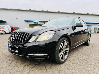 Schwarz Gebraucht 2011 Mercedes E300 Avantgarde Limousine | 17.900 € (Teuer)