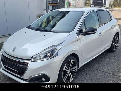 Gebraucht Peugeot 208 Allure GT-Line 110 PS (80 kW) 2016 Weiß Kleinwagen