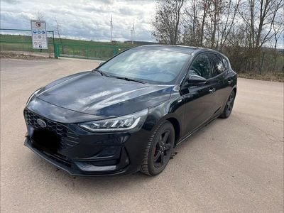 Gebraucht Ford Focus ST-Line 125 PS (91 kW) 2023 Schwarz Limousine