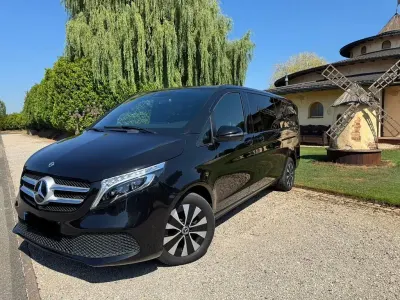 Gebraucht Mercedes V300 237 PS (174 kW) 2022 Schwarz Van / Kleinbus