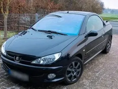 Gebraucht Peugeot 206 CC Roland Garros 109 PS (80 kW) 2006 Schwarz Cabrio