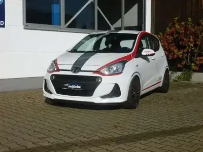 Gebraucht Hyundai i10 Trend 87 PS (63 kW) 2018 Weiß Kleinwagen