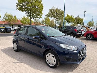 Second-hand Ford Fiesta Ambiente 60 CP (44 kW) 2014 Albastru Hatchback