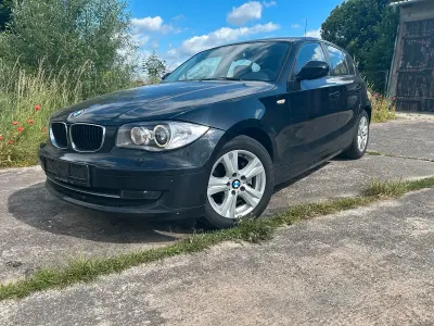 Gebraucht BMW 120 177 PS (130 kW) 2011 Schwarz Kleinwagen