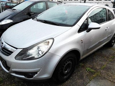 Gebraucht Opel Corsa Edition 95 PS (69 kW) 2010 Silber Kleinwagen