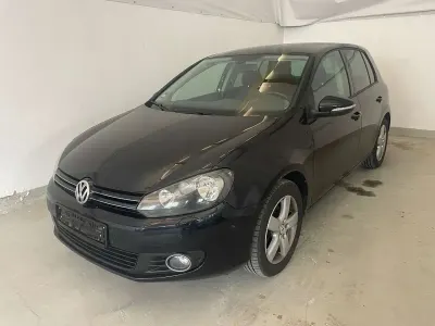 Gebraucht VW Golf VI Team 86 PS (63 kW) 2011 Deep black perleffekt Kleinwagen