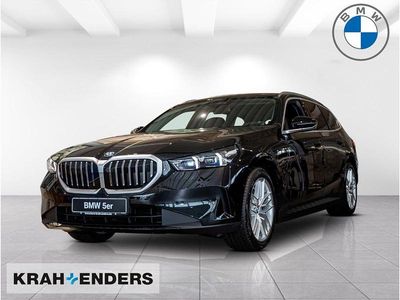 Neu BMW 530 Performance 299 PS (219 kW) 2026 Black sapphire metallic (schwarz) Kombi