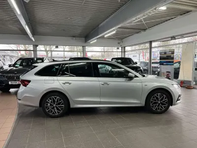 Gebraucht Skoda Octavia Clever 150 PS (110 kW) 2022 Brilliant Kombi