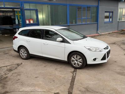 Weiß Gebraucht 2015 Ford Focus Kombi | 5.500 € (Fairer Preis)