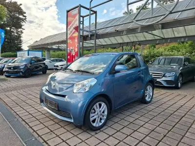 Gebraucht Toyota iQ 98 PS (72 kW) 2013 Blau Kleinwagen