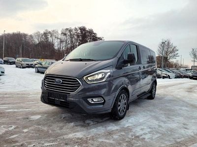 Grau Gebraucht 2020 Ford Tourneo Titanium X Van / Kleinbus | 31.980 €