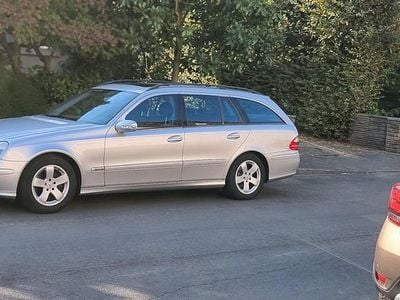 Mercedes E200