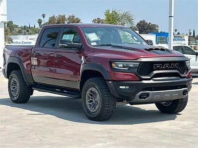 Rot Gebraucht 2024 Dodge Ram Abholung | 128.800 €