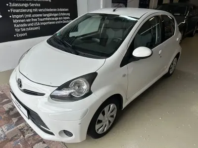 Gebraucht Toyota Aygo Cool 68 PS (50 kW) 2013 Weiß Kleinwagen