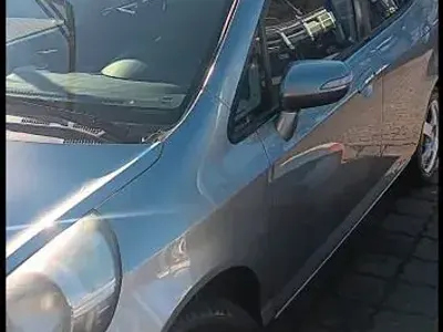 Usata Honda Jazz LS 83 CV (61 kW) 2006 Argento Utilitaria