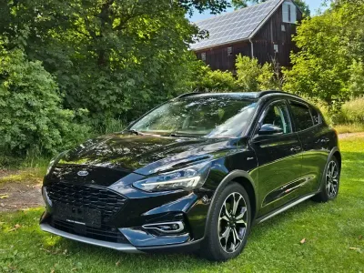Gebraucht Ford Focus Active 125 PS (91 kW) 2019 Schwarz Limousine
