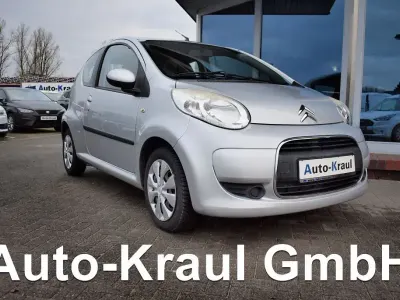 Gebraucht Citroën C1 SELECTION 68 PS (50 kW) 2011 Silber metallic (metallic) Kleinwagen