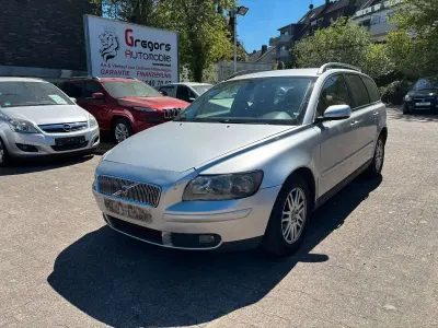Usata Volvo V50 Momentum 109 CV (80 kW) 2005 Argento Station wagon
