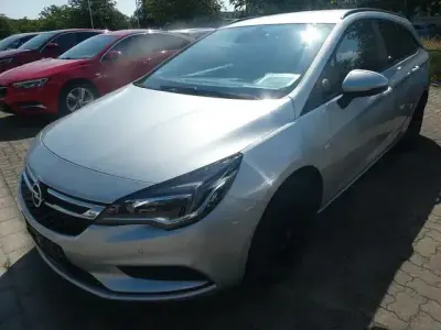 Gebraucht Opel Astra Edition 150 PS (110 kW) 2016 Silber Kombi
