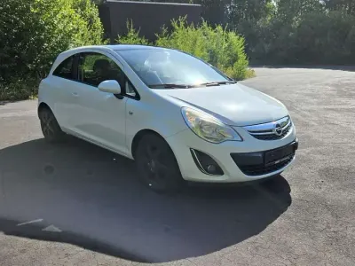 Gebraucht Opel Corsa 101 PS (74 kW) 2011 Weiß Kleinwagen