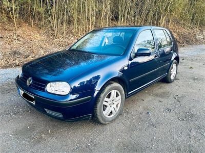 Gebraucht VW Golf IV 105 PS (77 kW) 2002 Blau Kleinwagen