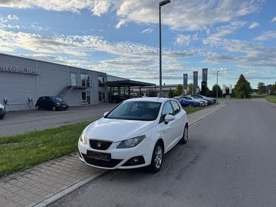 Weiß Gebraucht 2011 Seat Ibiza Reference Limousine | 2.999 € (Etwas zu teuer)