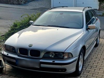 BMW 528