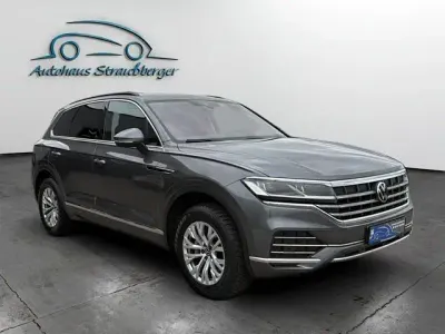 Gebraucht VW Touareg 231 PS (169 kW) 2023 Graukeine angabe SUV