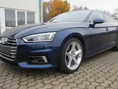 Gebraucht Audi A5 Sportback Sport 190 PS (139 kW) 2020 Blau Kleinwagen