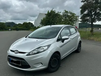 Gebraucht Ford Fiesta 75 PS (55 kW) 2012 Grau Limousine