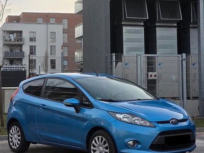 Gebraucht Ford Fiesta 60 PS (44 kW) 2011 Blau Kleinwagen