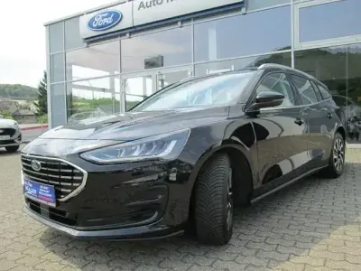 Gebraucht Ford Focus Titanium 125 PS (91 kW) 2025 Schwarz Limousine