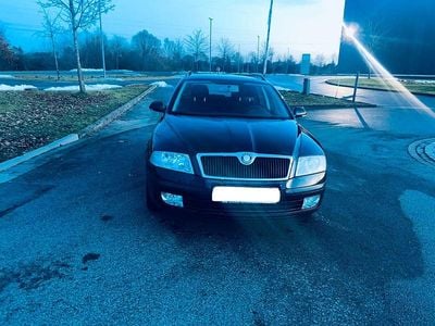 Schwarz Gebraucht 2007 Skoda Octavia Kombi | 2.350 € (Fairer Preis)