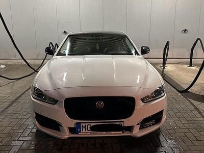 Gebraucht Jaguar XE 180 PS (132 kW) 2016 Weiß Limousine