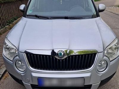 Second-hand Skoda Yeti 105 CP (77 kW) 2011 Argintiu SUV