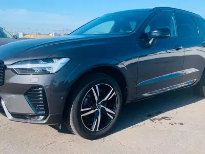 Gebraucht Volvo XC60 R-Design 235 PS (172 kW) 2022 Grau SUV