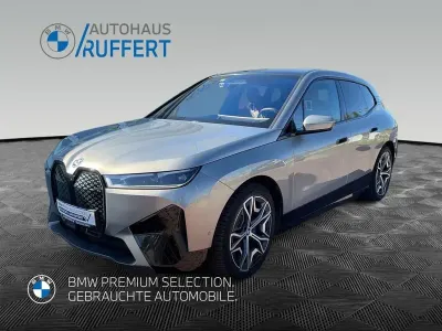 Usata BMW iX Sport Line 384 kW (523 CV) 2023 Grigio SUV