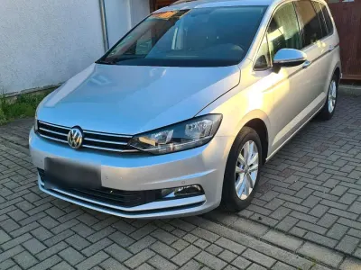 Gebraucht VW Touran 150 PS (110 kW) 2016 Silber Van / Kleinbus